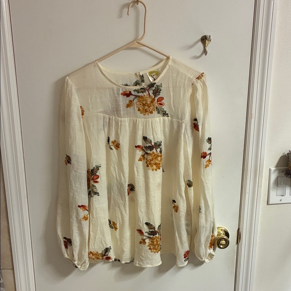 Fig and Flower Cream Blouse with Floral Accents Sz M